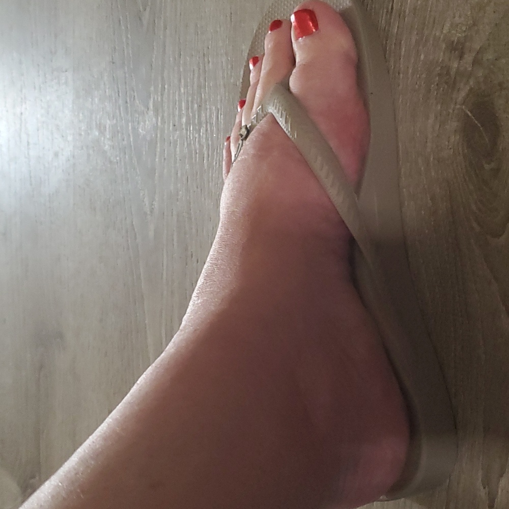 Archie's arch support with bling flip flops